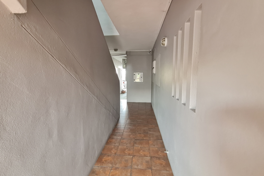 2 Bedroom Property for Sale in Oakdale Western Cape